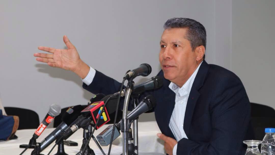 Henri Falcón dice que Maduro debe volver a Barbados