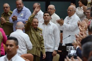 Raúl Castro preside primera reunión de comisión que reformará la Constitución