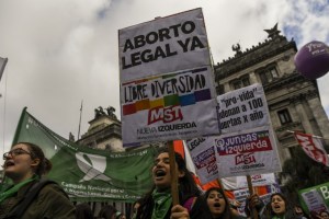 Diputados deciden en votación si se legaliza el aborto en Argentina