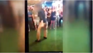 Agente del FBI dispara accidentalmente a un hombre bailando en un bar de EEUU (Video)