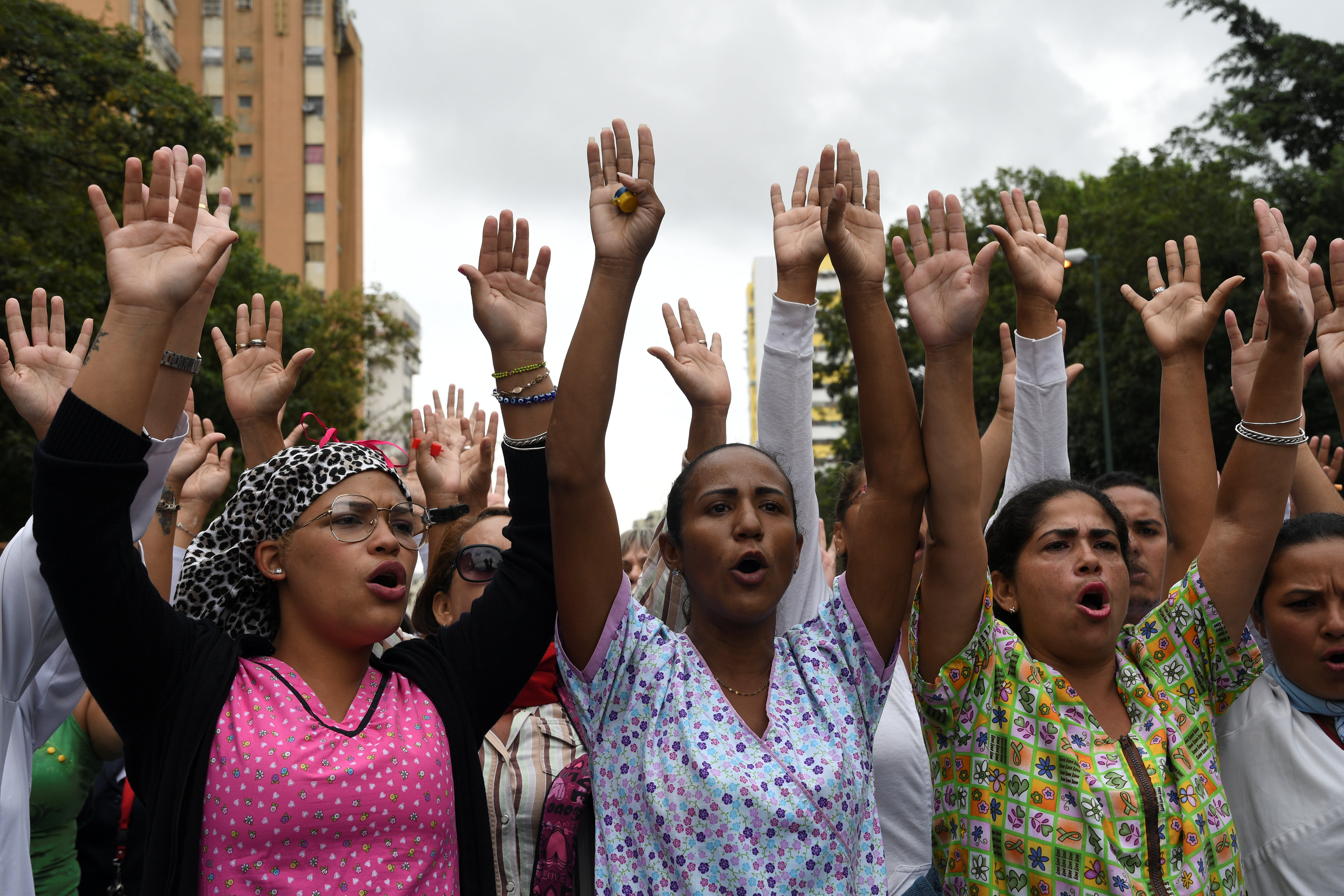 Nueva protesta de médicos y enfermeros venezolanos por salarios y crisis (FOTOS)