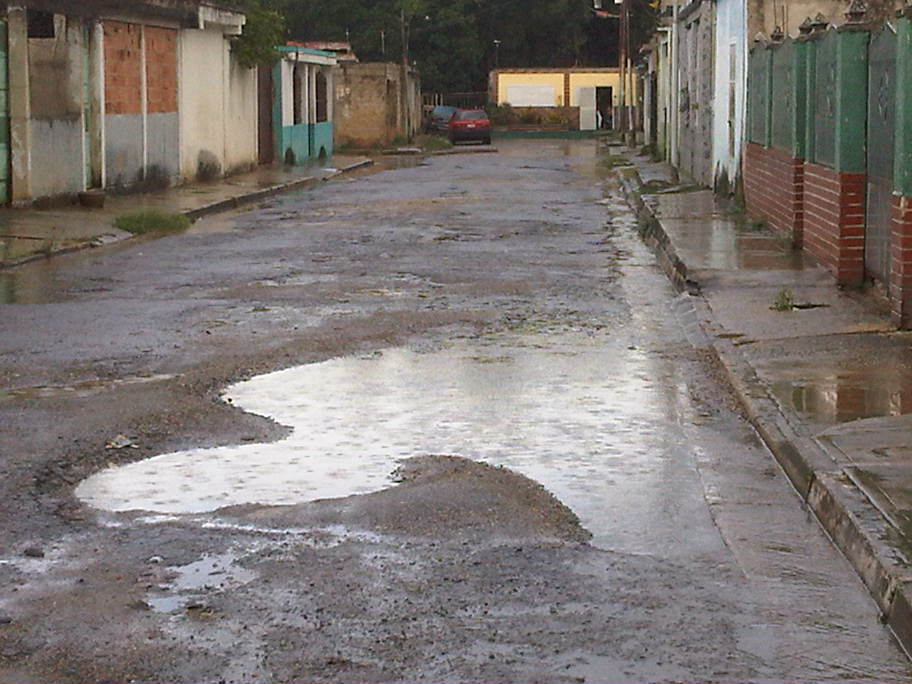 Problemática del transporte y deterioro vial es un dolor de cabeza para comunidad Los Chorritos en Carabobo (Fotos)