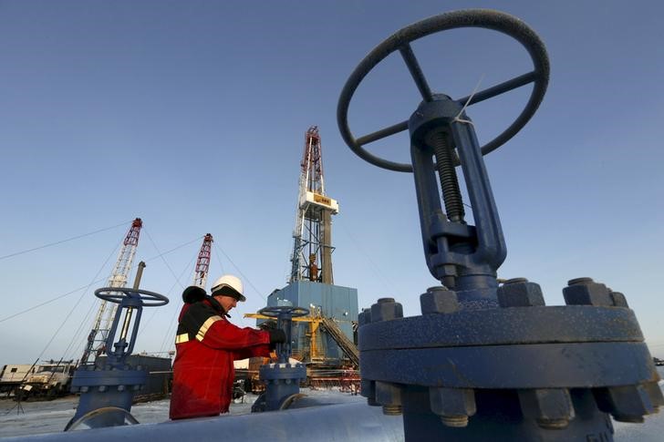Rusia usa inventarios petroleros para aumentar producción, en señal de flexibilidad suministro