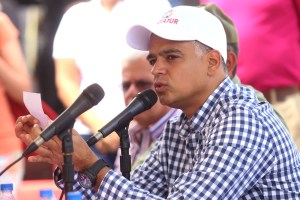 Andrés Izarra: Para refundar al chavismo, hay que derrotar primero al madurismo