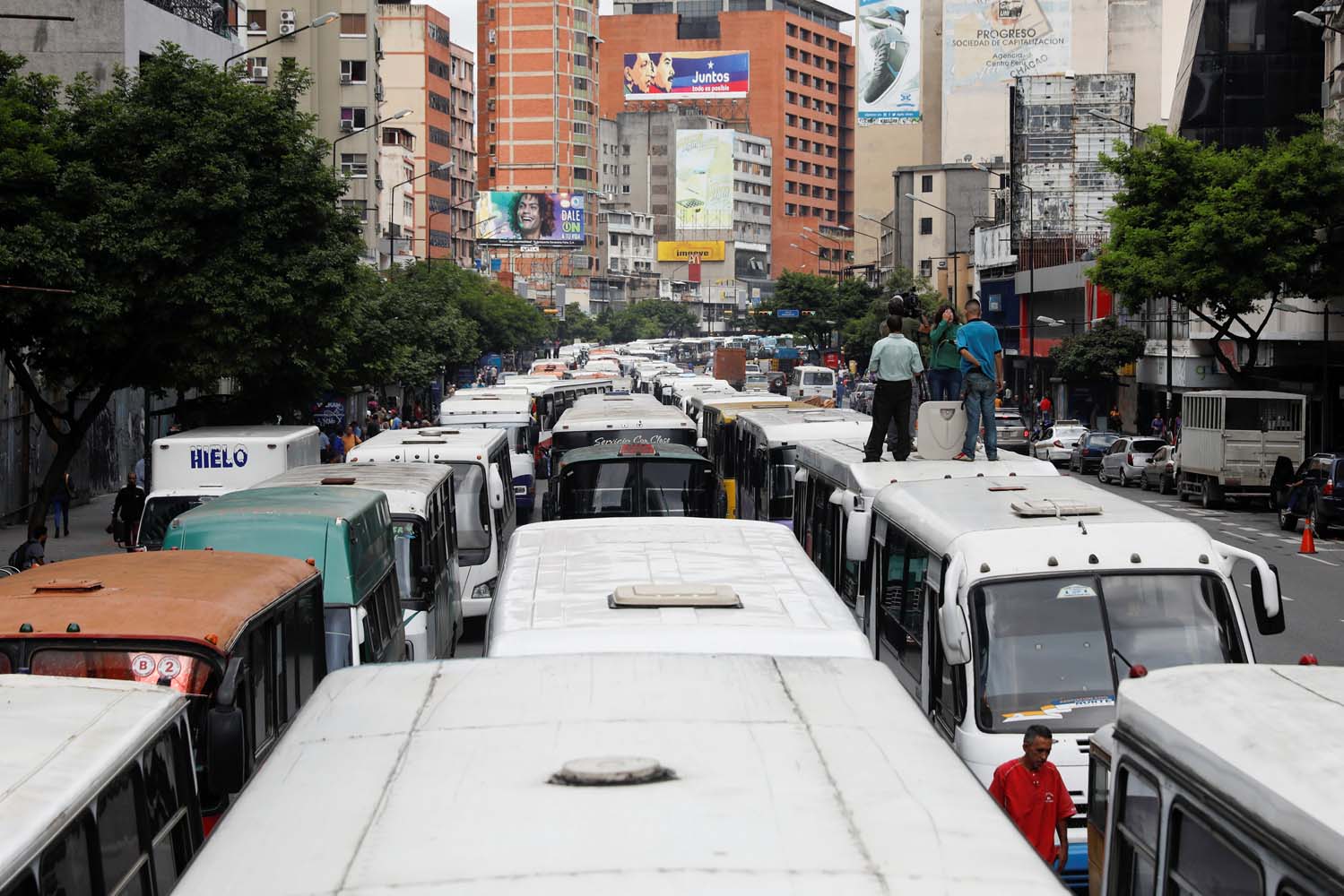 Transportistas de Casalta, Chacaito y El Cafetal aumentan pasaje a Bs. 200 “por la situación del país”