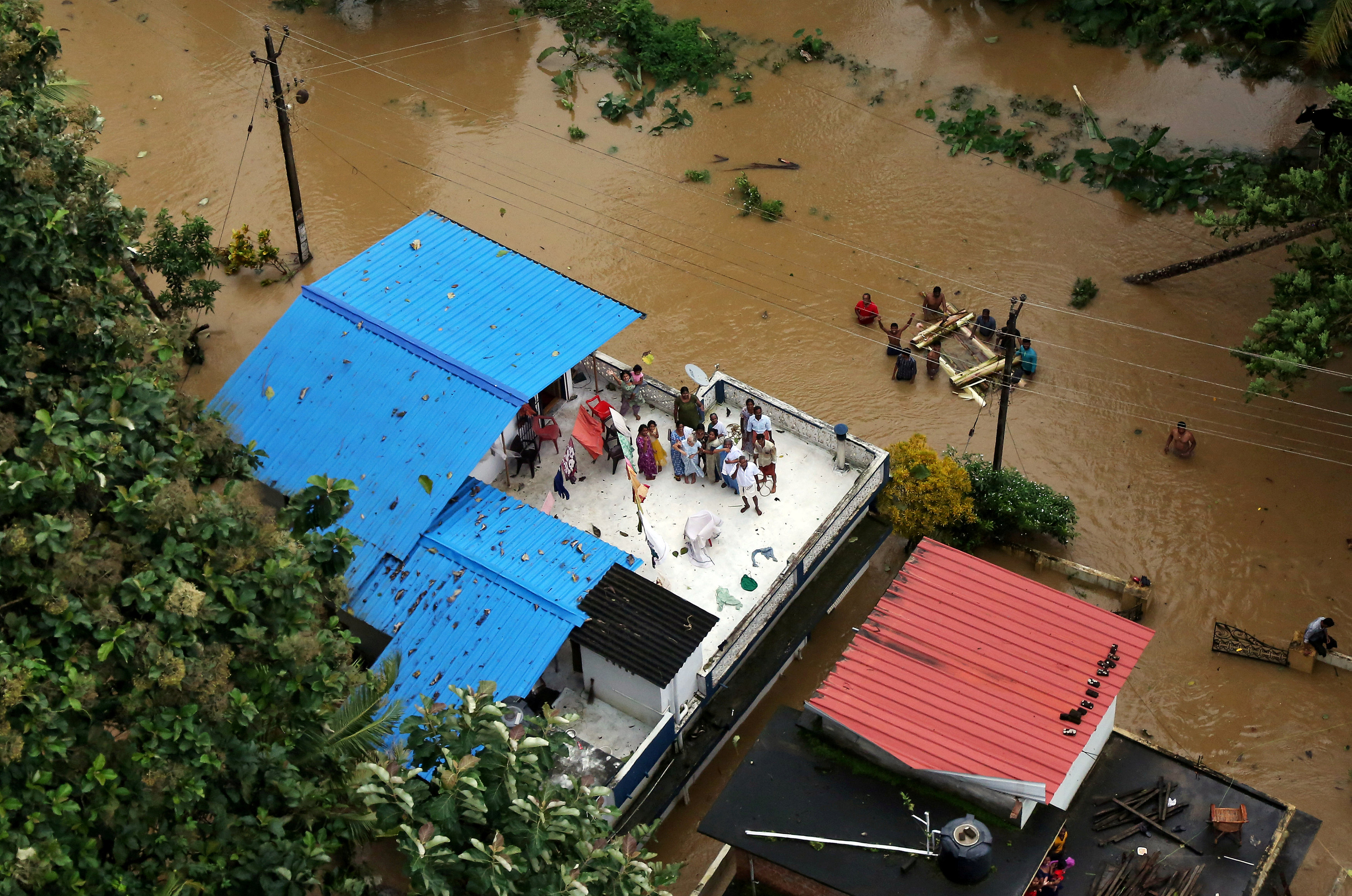 Las inundaciones en la India causan 324 muertos (Fotos)
