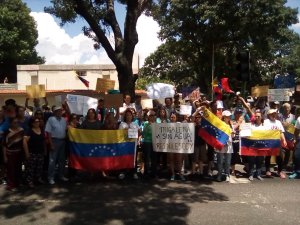 ¡Sin miedo al carro de Drácula! Vecinos de El Trigal protestan por falta de agua y reconversión monetaria #20Ago