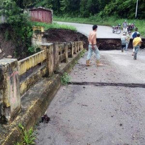 Colapsó el puente de San Pedro del Río en Táchira #24Oct (Fotos)