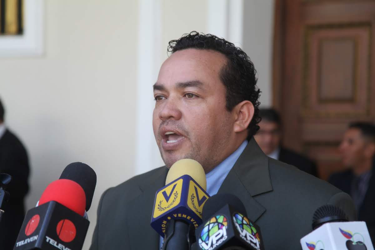 Le negaron la entrada al diputado “Clap” Franklin Duarte al Palacio Federal Legislativo #7Ene (video)