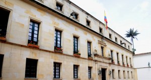 Gobierno colombiano apoya cambio democrático en el país para que haya elecciones (Comunicado)