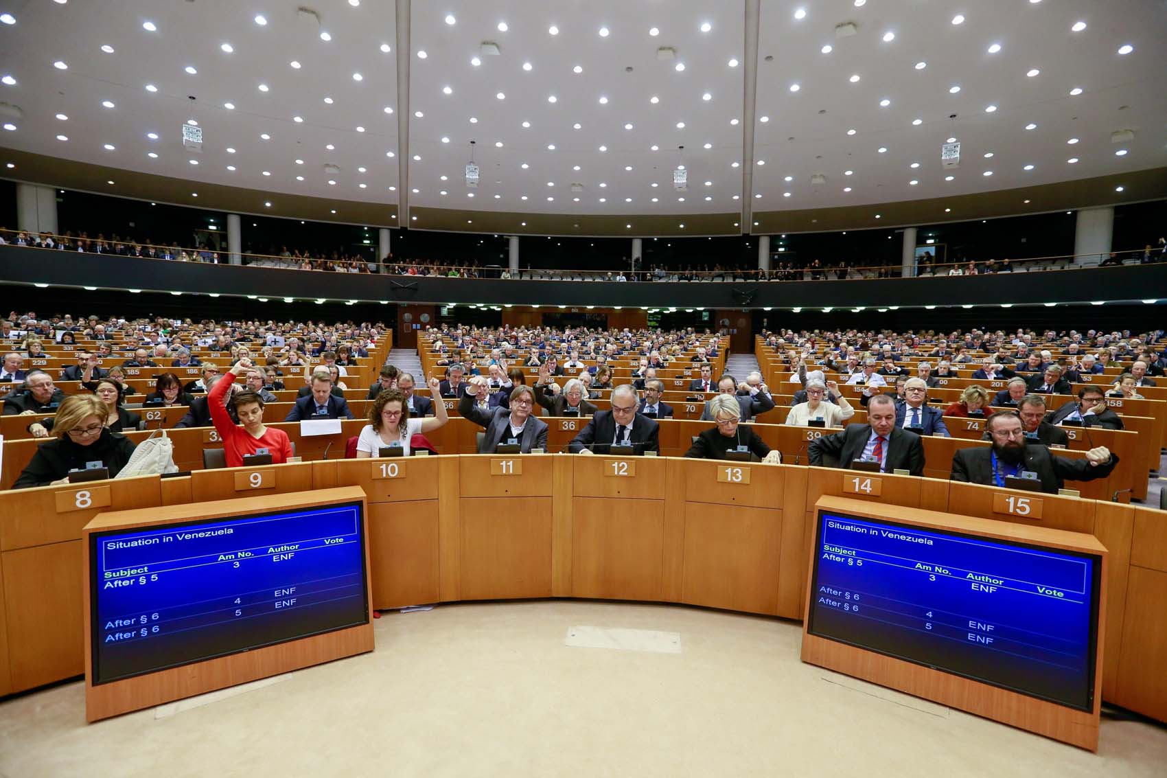 Parlamento Europeo reconoce a Guaidó como presidente encargado de Venezuela