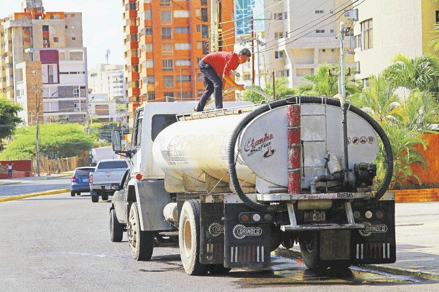 Detienen 21 cisternas por vender agua no apta para el consumo en el Zulia