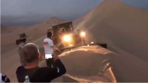 Su camión se volcó y pasaron la noche en el desierto: La aventura del Rally Dakar en su máxima expresión