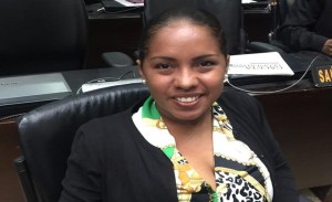 Diputada de “Tupamaros” se incorpora a la Asamblea Nacional alejada del oficialismo