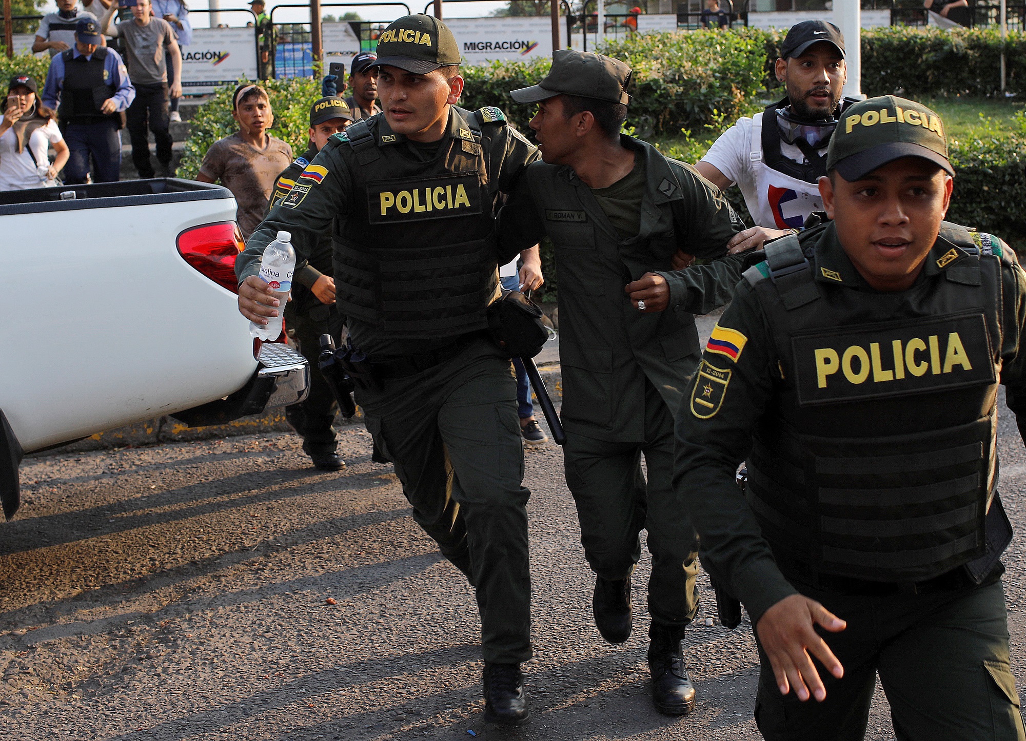 En un día, 85 militares huyeron del régimen de Maduro hacia Colombia