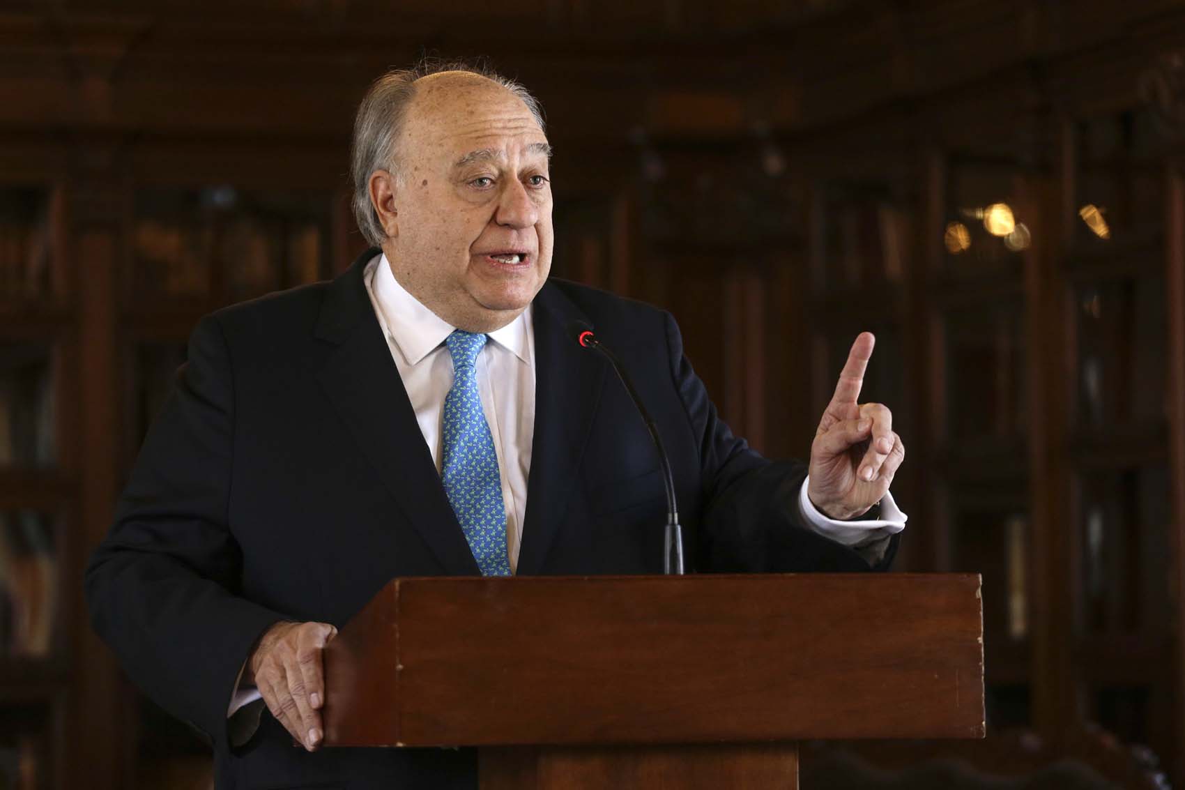 Sustituido Humberto Calderón Berti como embajador ante Colombia