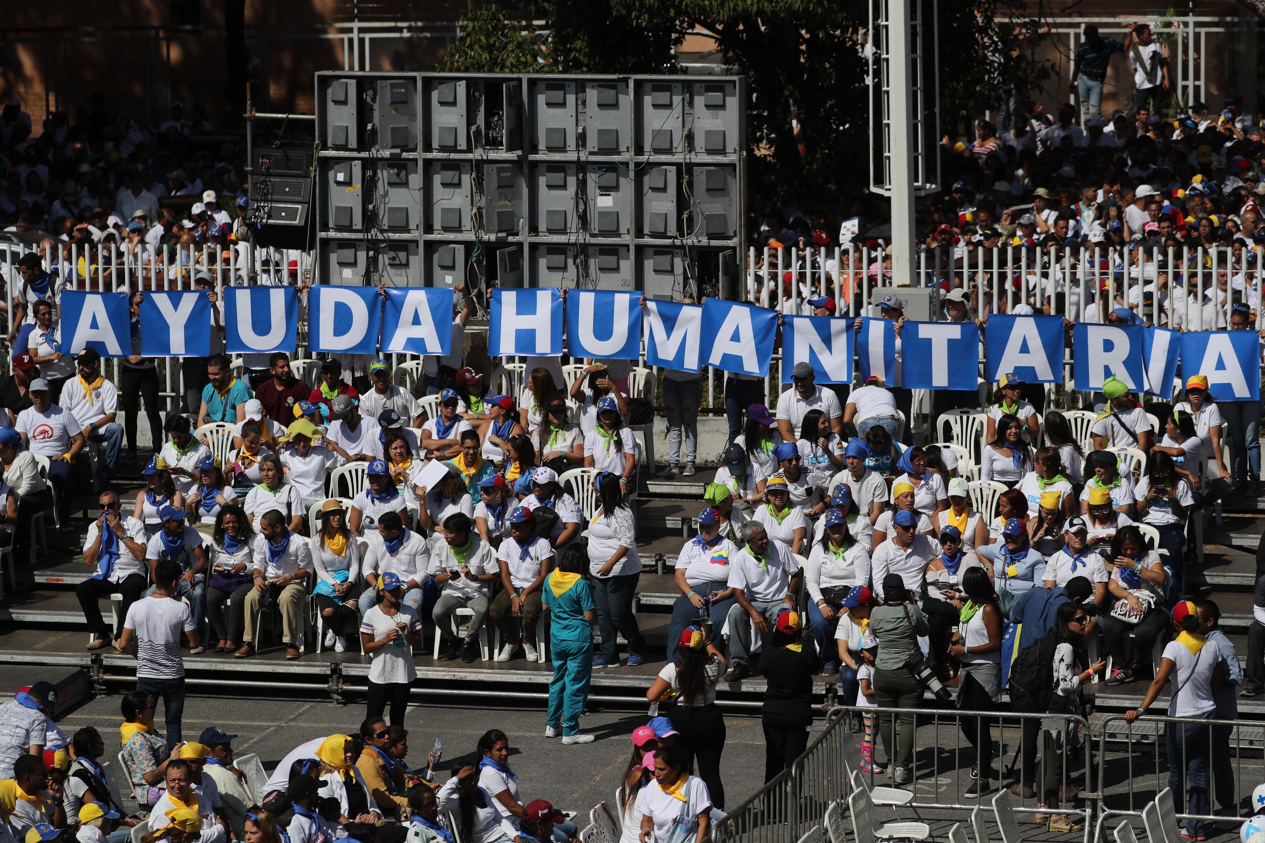 Brigadas de voluntarios se preparan para entrada de ayuda a Venezuela