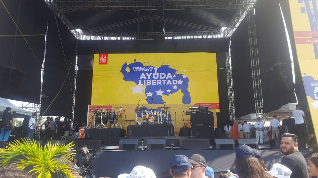En primera fila: La tarima del concierto por la ayuda humanitaria para Venezuela (FOTO)