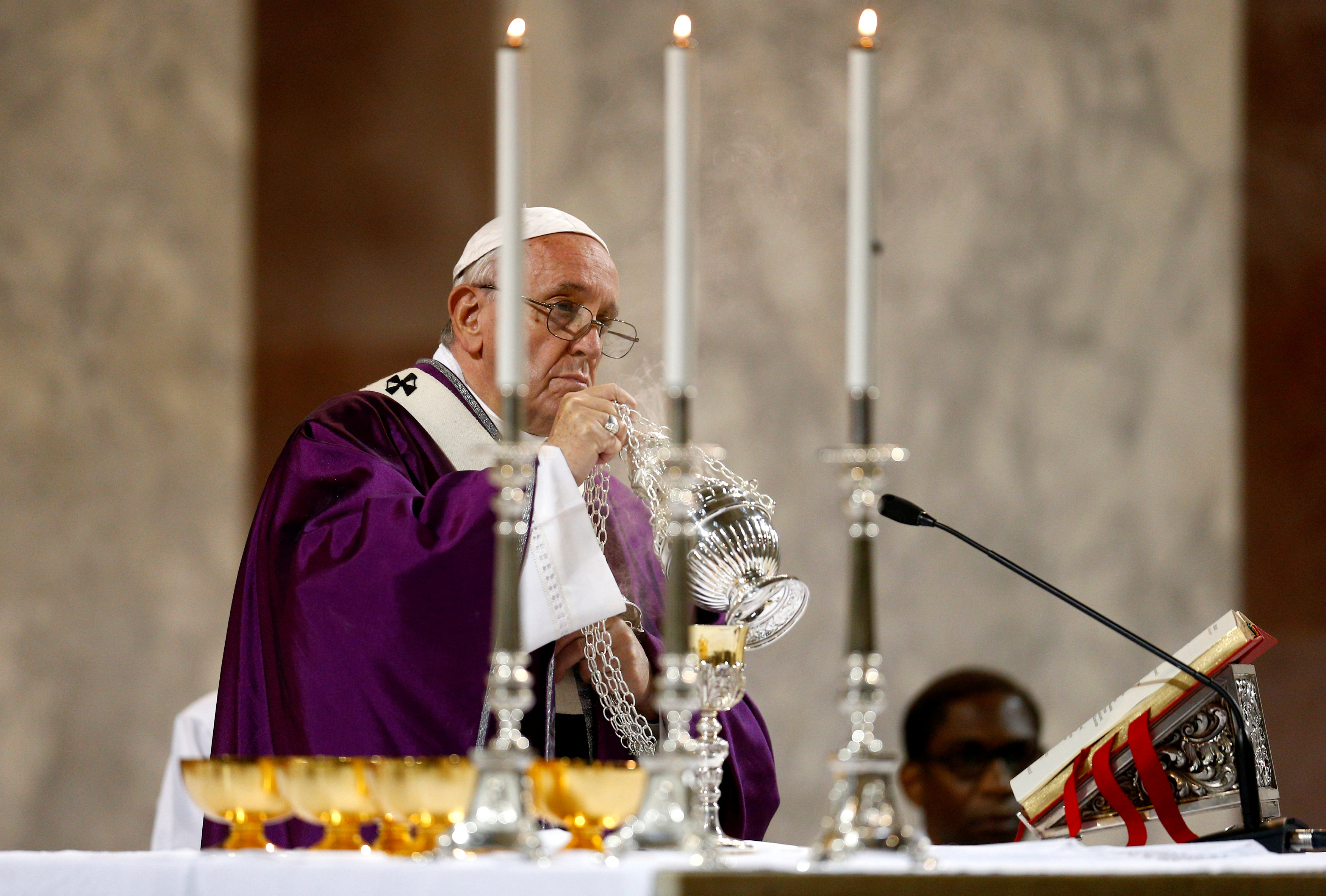 El papa reforma las leyes contra el abuso de menores en el Vaticano