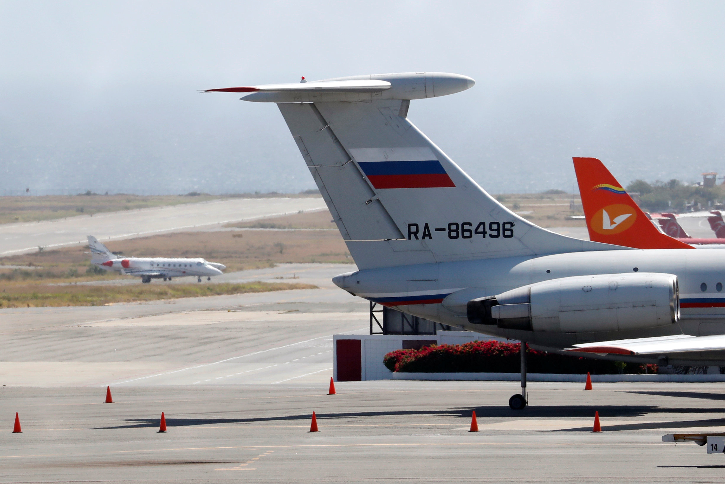 Sigue en Maiquetía uno de los dos aviones militares rusos que llegaron el sábado (FOTOS)