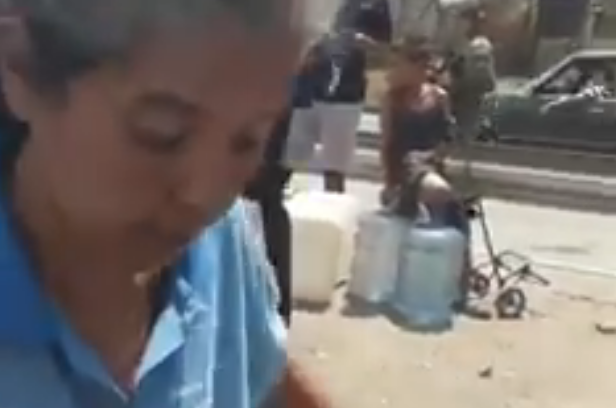 El testimonio de mujer recolectora de agua en el Río Guaire (video)