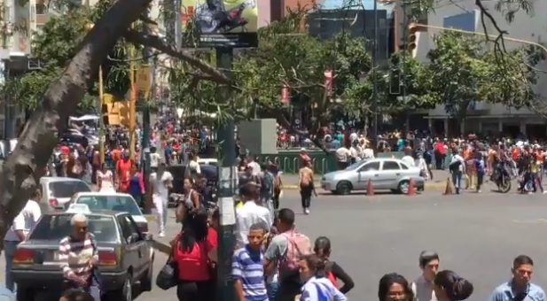 Así se encuentra Plaza Venezuela tras apagón en Venezuela #25Mar (video)