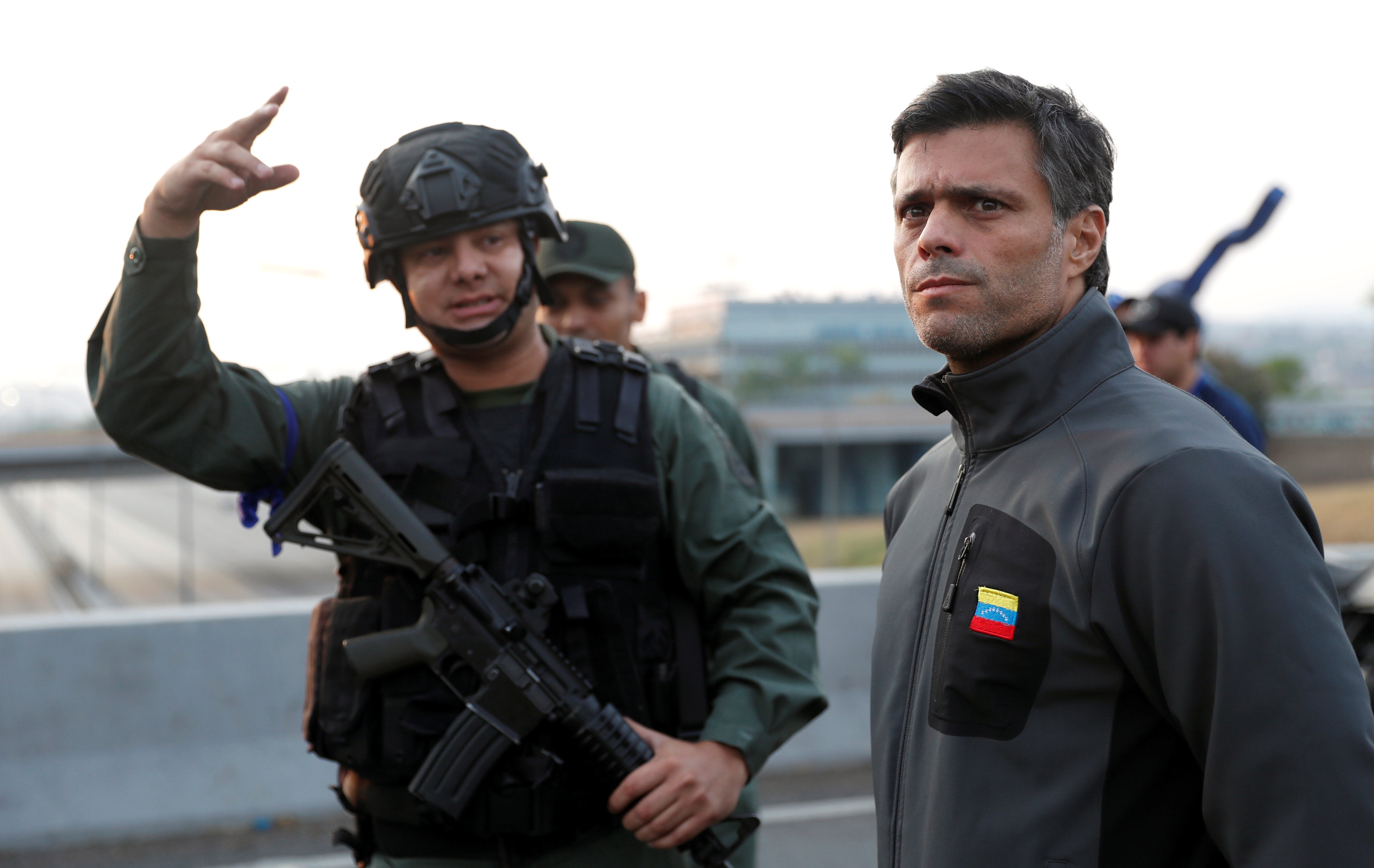 Leopoldo López: Mis vigilantes del Dgcim y el Sebin acataron el indulto firmado por el presidente Guaidó