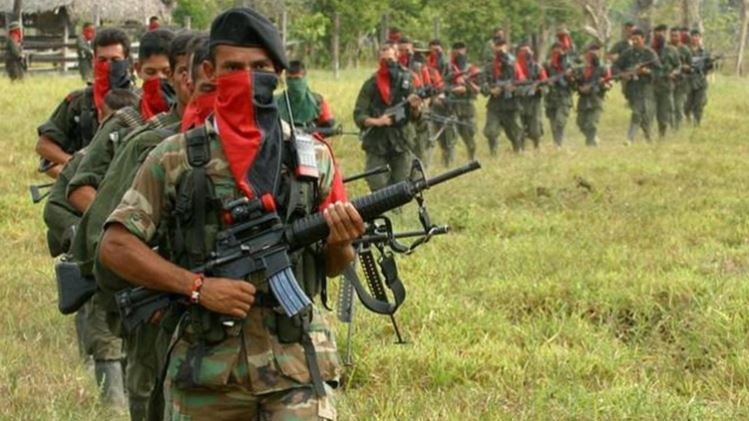 Guerrilla del ELN quemó dos camiones en el noroeste de Colombia
