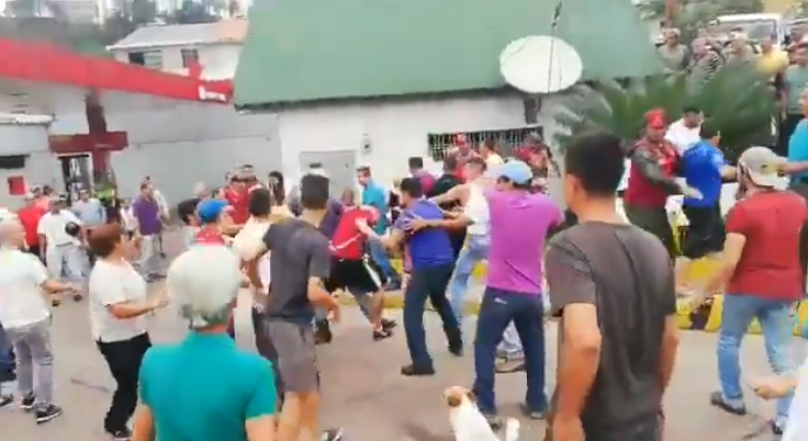 Se armó el zaperoco en una gasolinera de Táchira #22May (VIDEO)