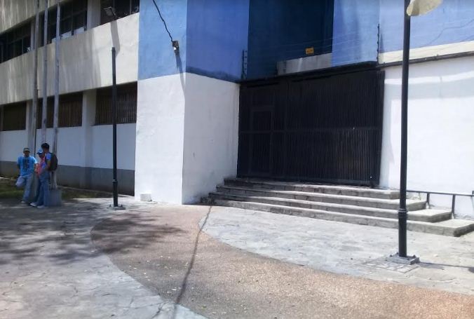 Grupo de “estudiantes” chavistas tienen invadido el rectorado de la UDO y se niegan a desalojar