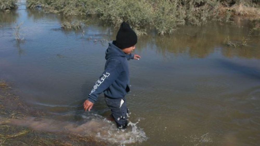 El desgarrador testimonio de periodista que tomó impactante foto de padre e hija en río Bravo