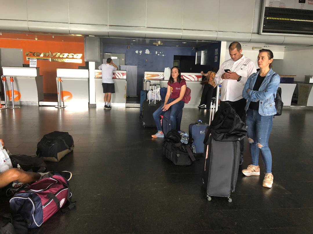 Usuarios denuncian falta de seriedad de una aerolínea en Puerto Ordaz