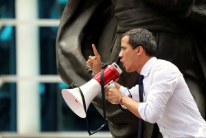 Guaidó pone en “tres y dos” a Petro: asegura que visita a Maduro busca normalizar a la dictadura