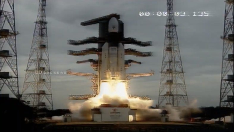 En VIDEOS: India lanza con éxito su misión al inexplorado polo sur de la Luna