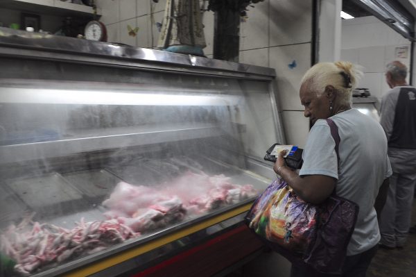Precios de pollo y carnes se disparan en La Guaira