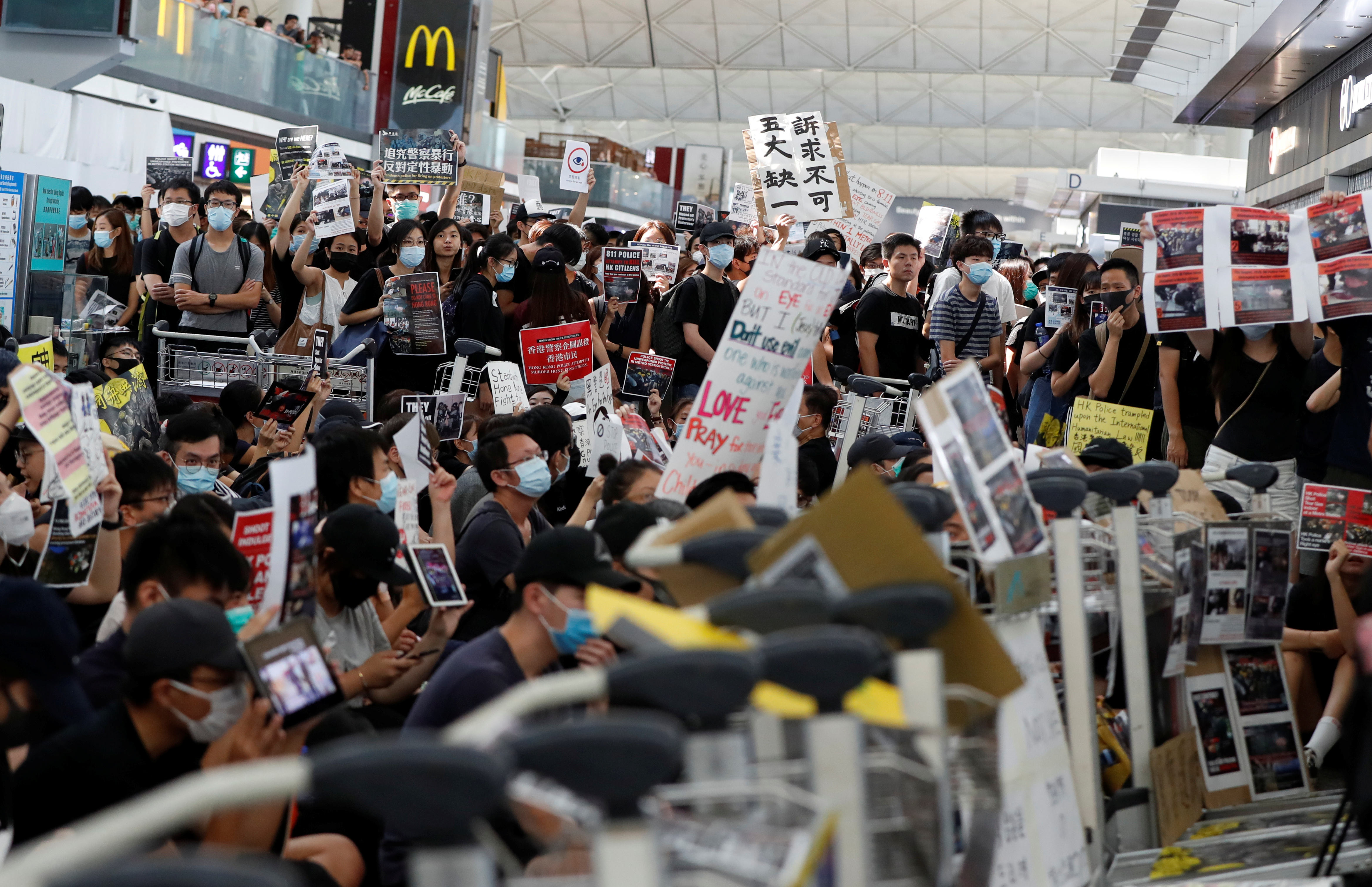 Trump recomienda a Xi Jinping que se reúna con manifestantes Hong Kong para que haya “un final feliz”
