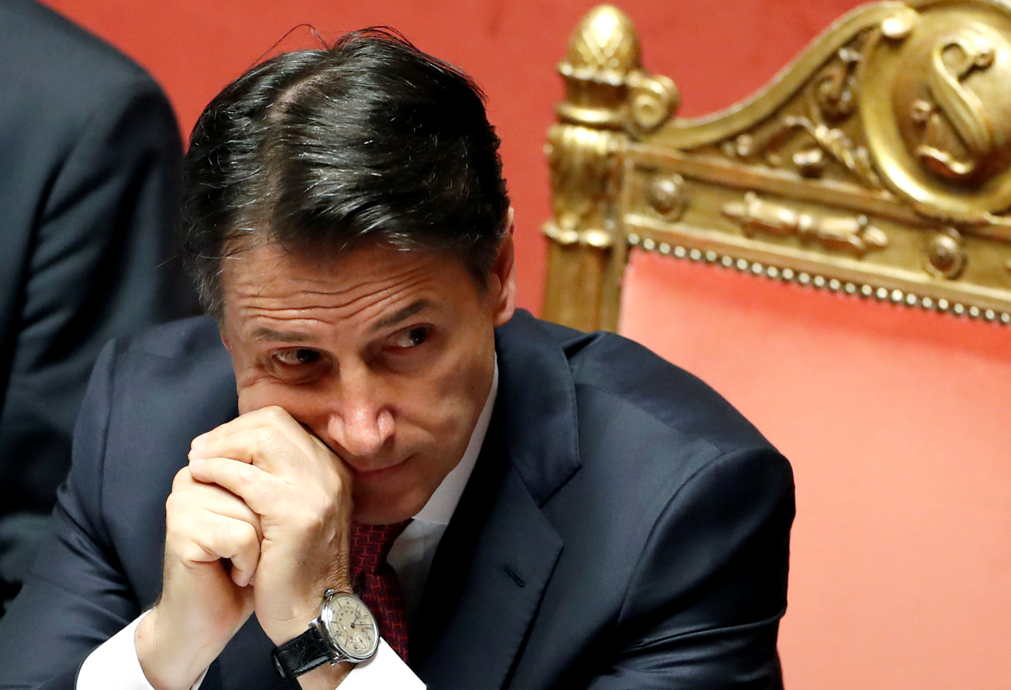 Italia investiga al primer ministro por prestar su escolta a su novia