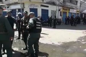Comerciantes de El Manteco en Barquisimeto fueron desalojados por las Faes (video)