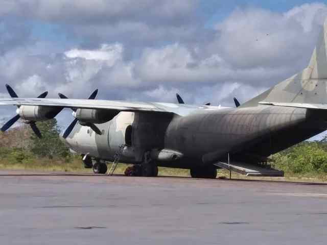 Avión venezolano se quedó varado en el aeropuerto de Canaima. 