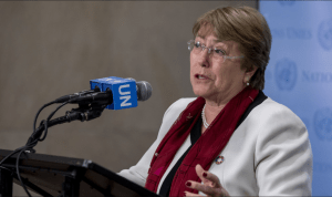 Bachelet insta al diálogo y pide a los chilenos que protesten “de forma pacífica”