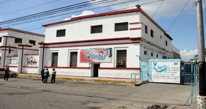 Enfrentamiento entre reos en cárcel de Maracay dejó varios heridos