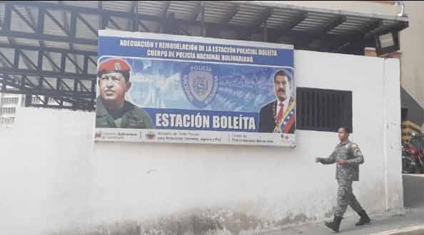 Abarrotada de presos continúa la zona 7 de la PNB en Boleíta luego de reyertas y homicidios