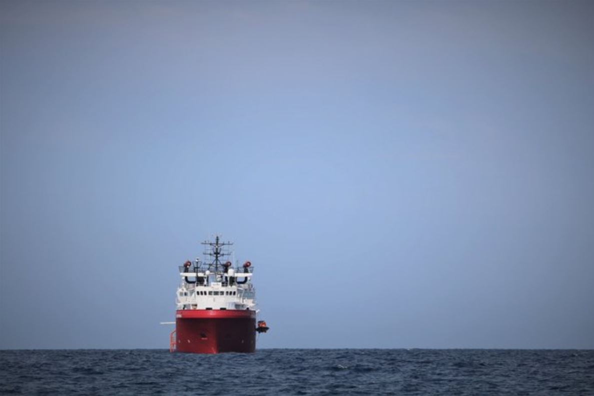 El buque Ocean Viking rescató a 555 migrantes de las aguas mediterráneas