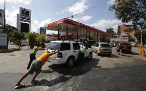 El desabastecimiento de gasolina afecta a las ambulancias en Venezuela
