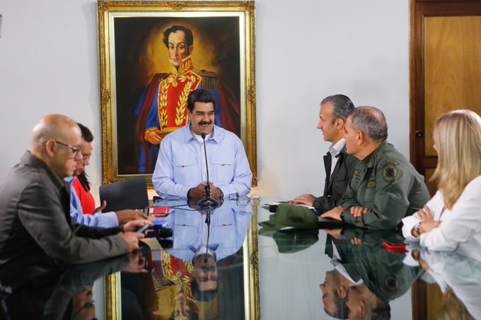 Maduro promueve el cambio de bolívares a petros porque “vale oro”