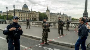 ¿Locura o ataque yihadista? La mujer del atacante de París dice que había sufrido alucinaciones