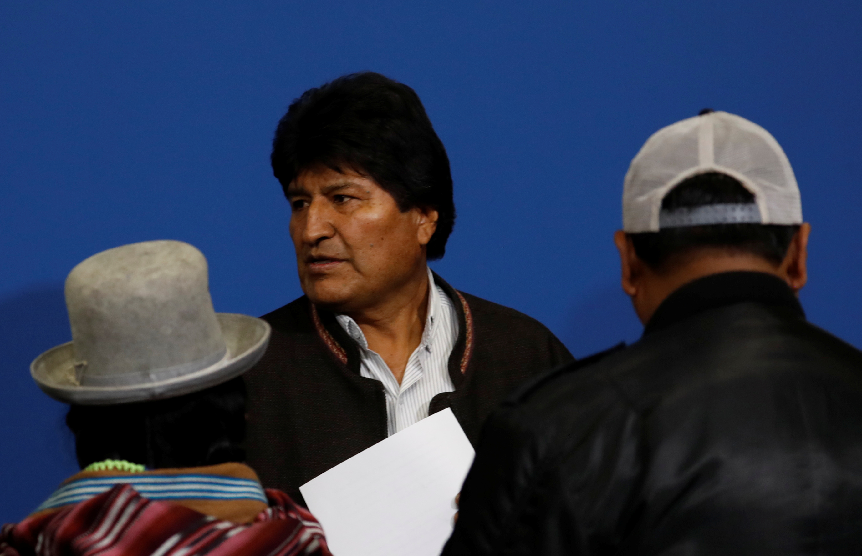 Evo Morales: Mesa y Camacho pasarán a la historia como racistas y golpistas