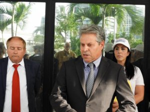 Dos candidatos a la Comisión de Miami cuestionan legalidad de pasadas elecciones