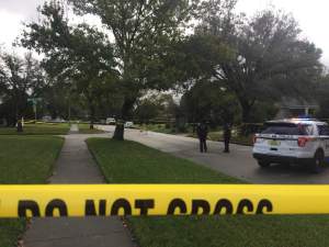 Hombre muere al ser despertado por un disparo en Orlando