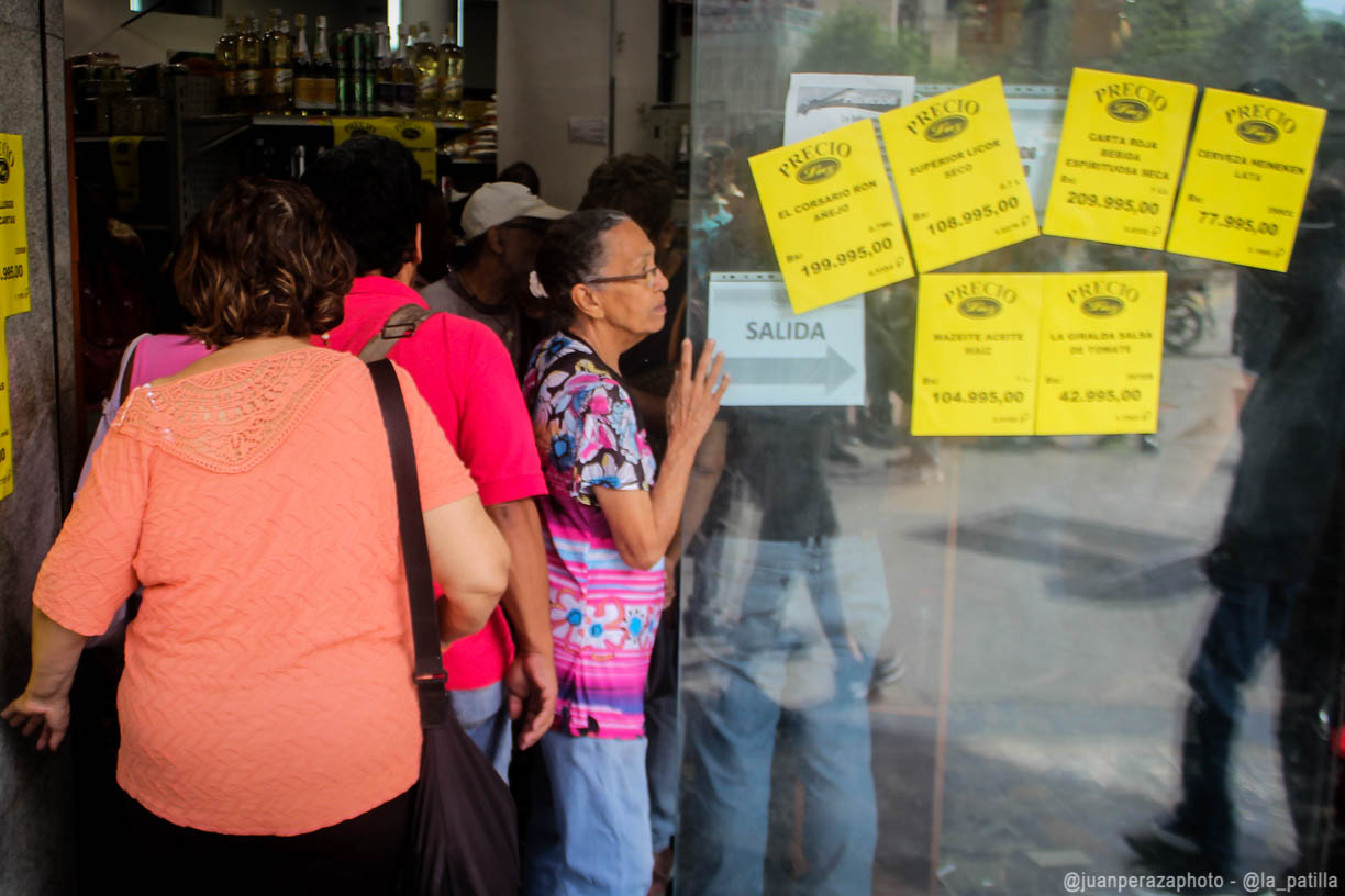 Consumidores aseguran que el “petro-regalo” de Maduro es otra estafa para el pueblo